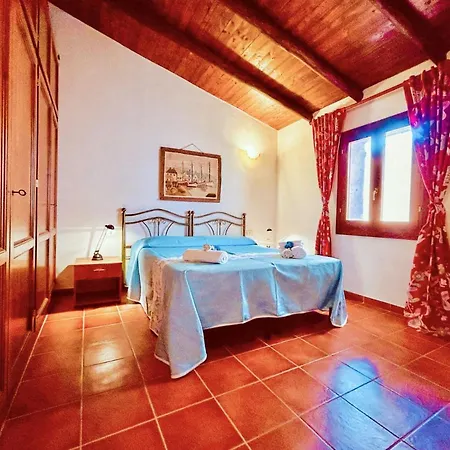 J Ap Nyaraló Porto Cervo