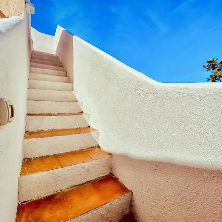 J Ap Nyaraló Porto Cervo